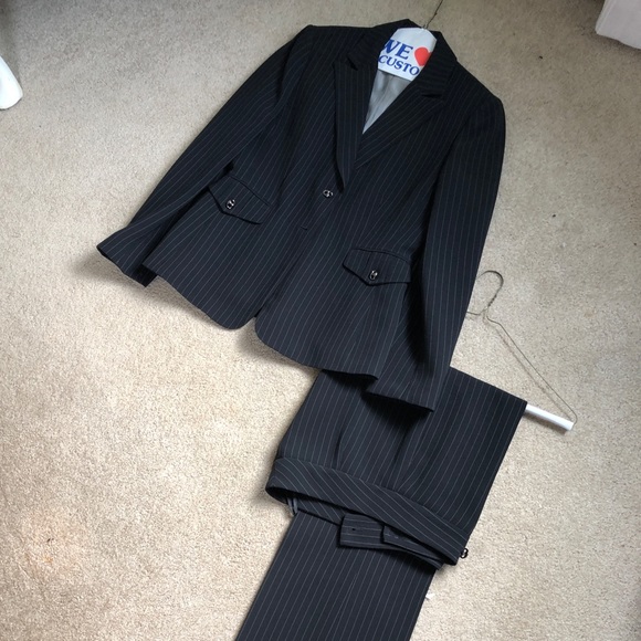 Tahari pinstripe pant suit - Picture 5 of 8